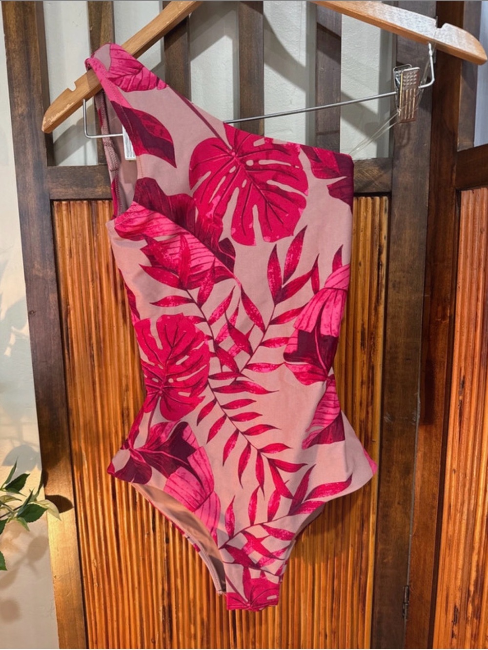 Beautiful swimsuit!